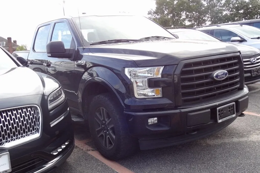 2017 Ford F-150 XLT photo 1