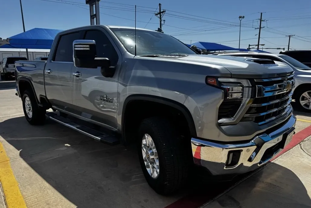 2024 Chevrolet Silverado 2500HD LTZ photo 1