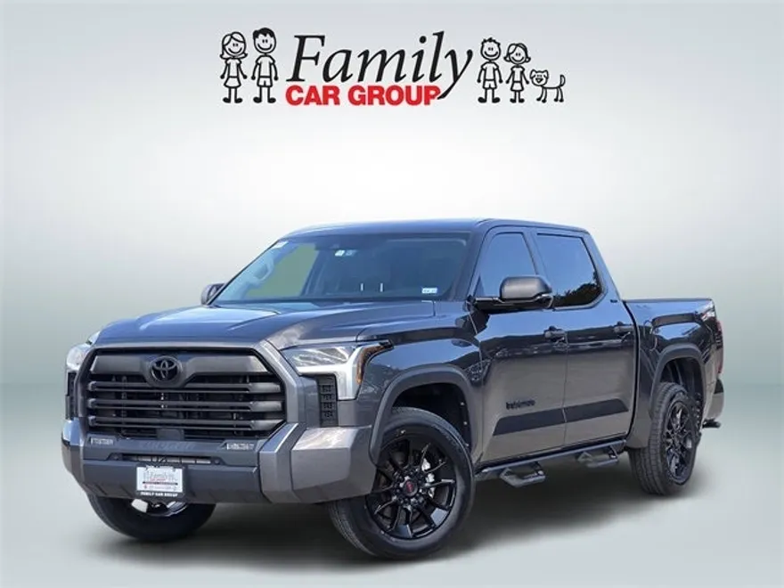 2023 Toyota Tundra SR5 photo 1