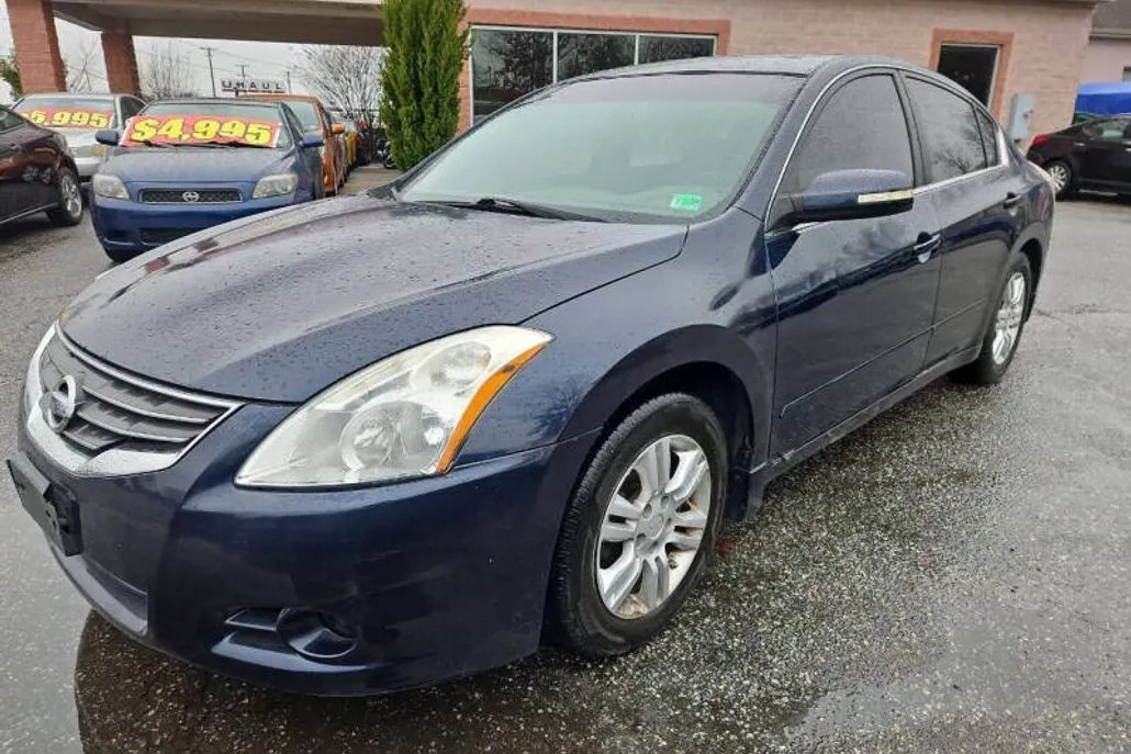 2010 Nissan Altima 2.5 SL photo 1