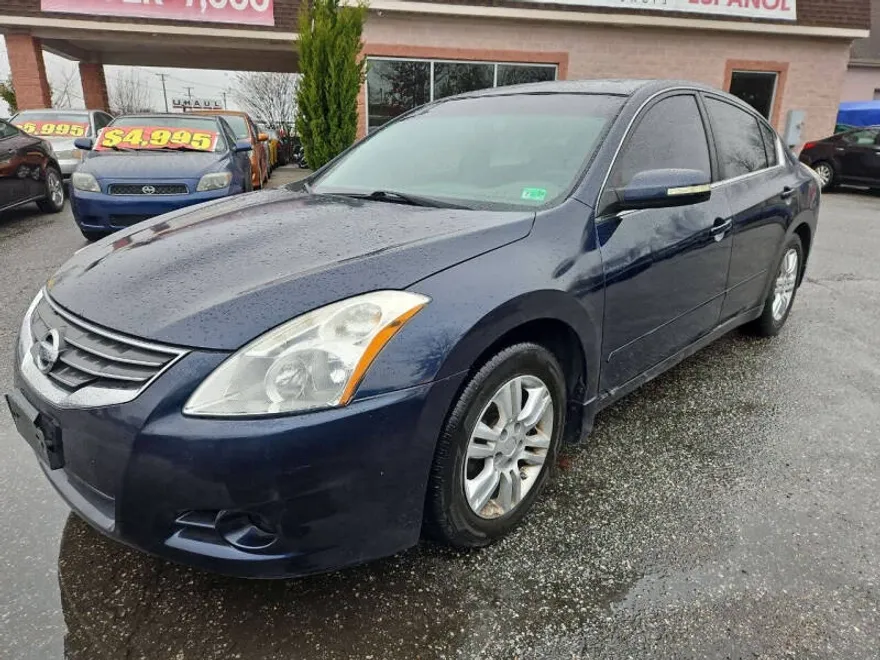 2010 Nissan Altima 2.5 SL photo 1