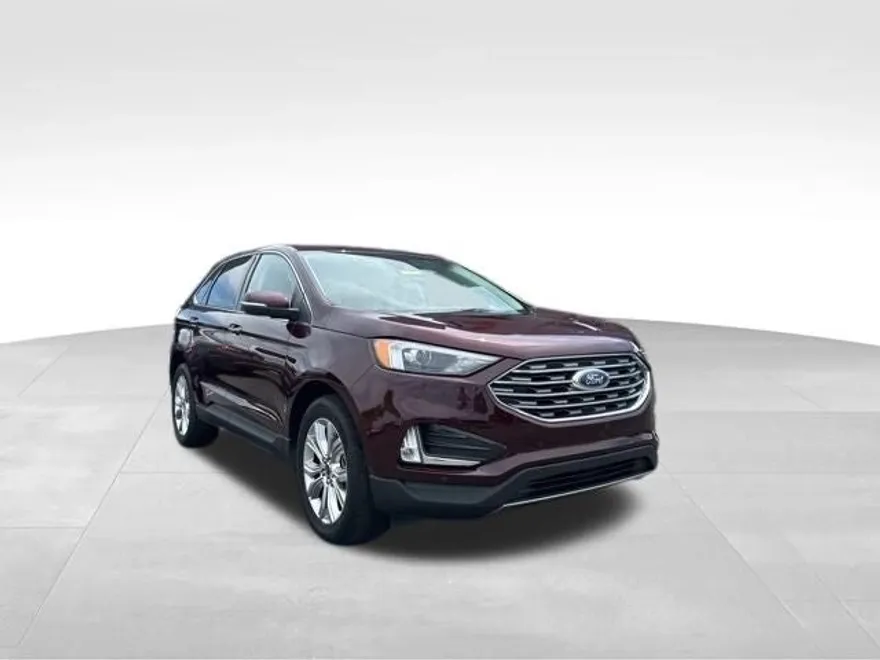 2024 Ford Edge Titanium photo 1