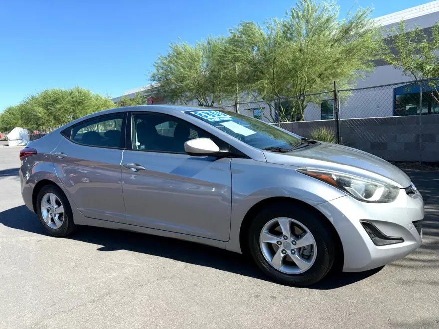 2015 Hyundai Elantra SE photo 1