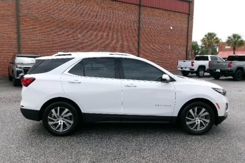 2023 Chevrolet Equinox Premier photo 1