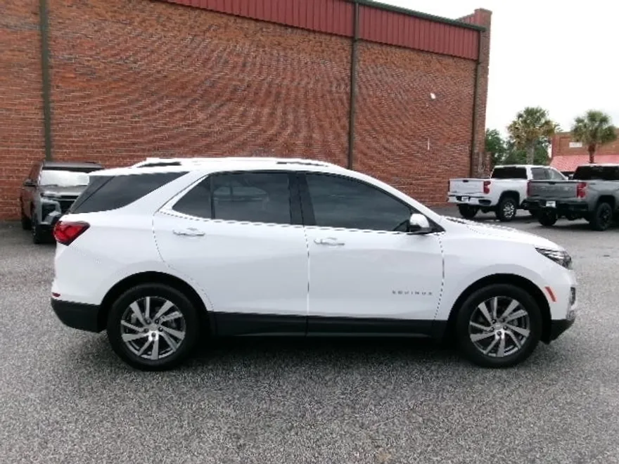 2023 Chevrolet Equinox Premier photo 1