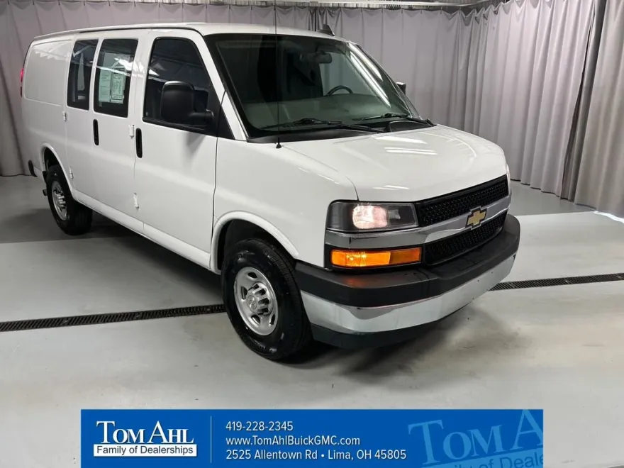 2023 Chevrolet Express Cargo 2500 photo 1