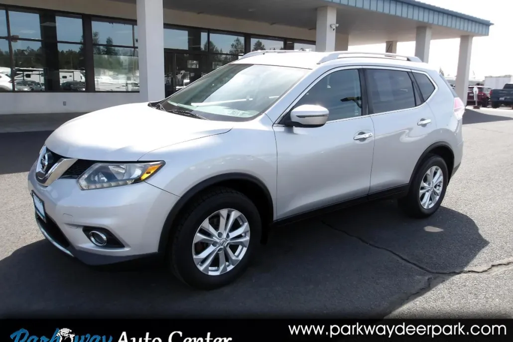2016 Nissan Rogue SV AWD photo 1