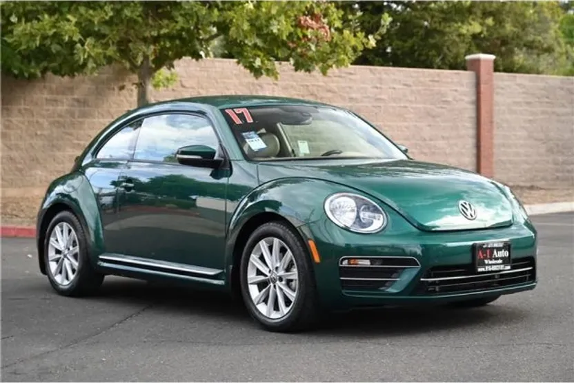 2017 Volkswagen Beetle 1.8T SEL photo 1