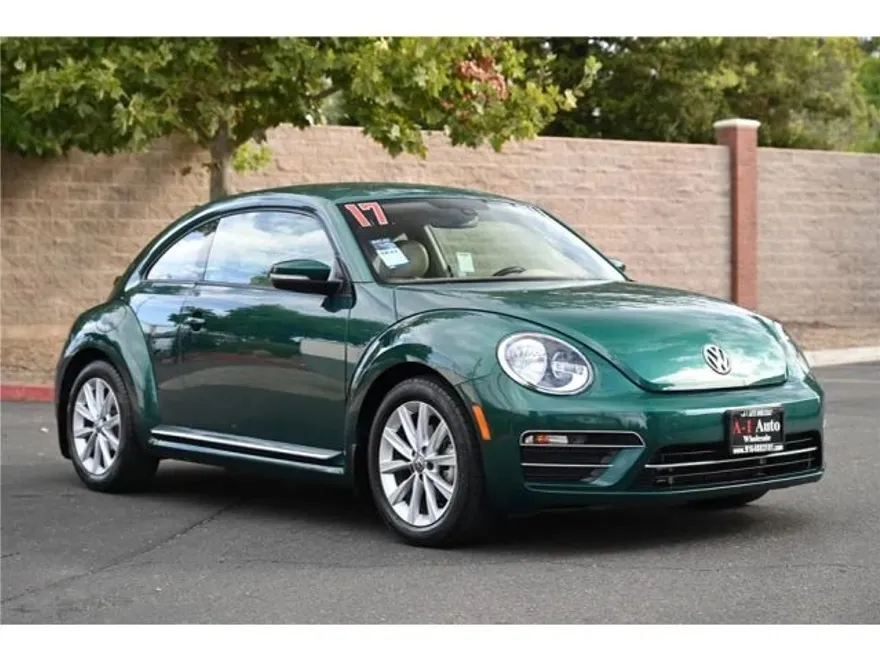 2017 Volkswagen Beetle 1.8T SEL photo 1