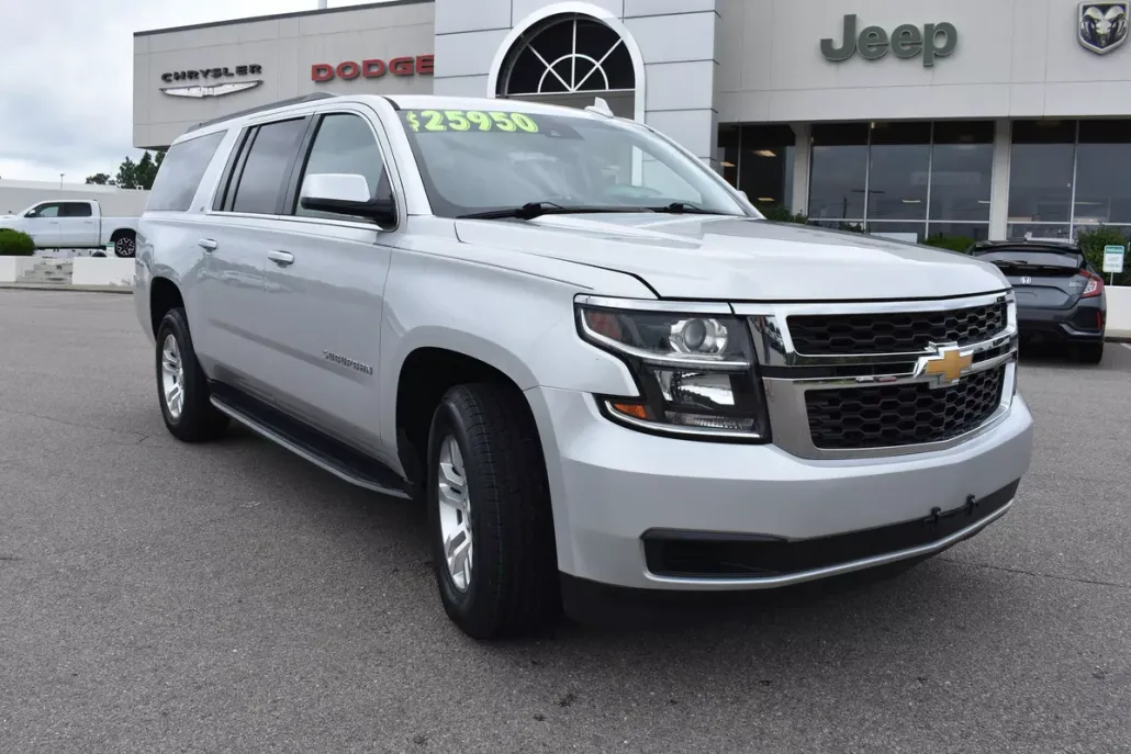 2020 Chevrolet Suburban LT photo 1