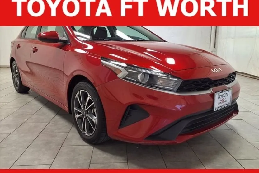 2024 Kia Forte LXS photo 1