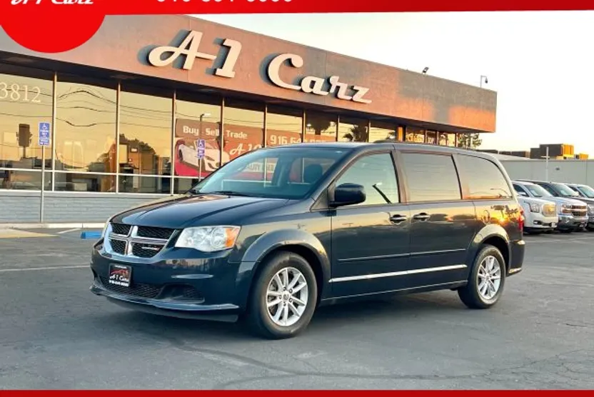 2014 Dodge Grand Caravan SXT photo 1