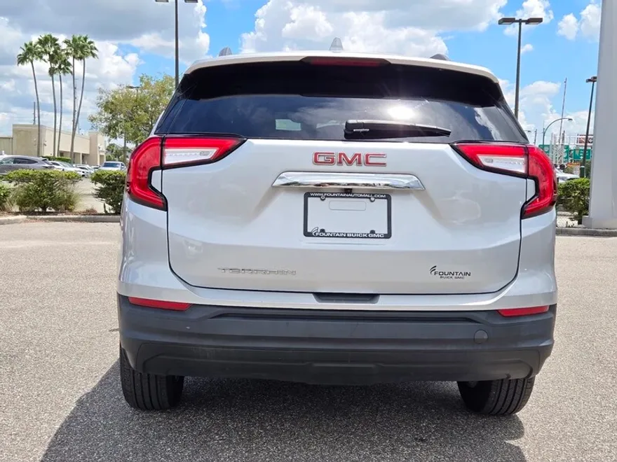 2022 Gmc Terrain SLE photo 1