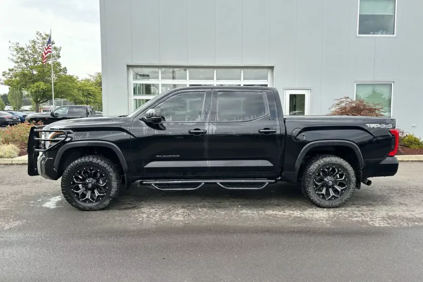 2022 Toyota Tundra SR5 CrewMax photo 1