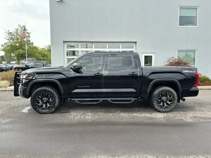 2022 Toyota Tundra SR5 CrewMax photo 1