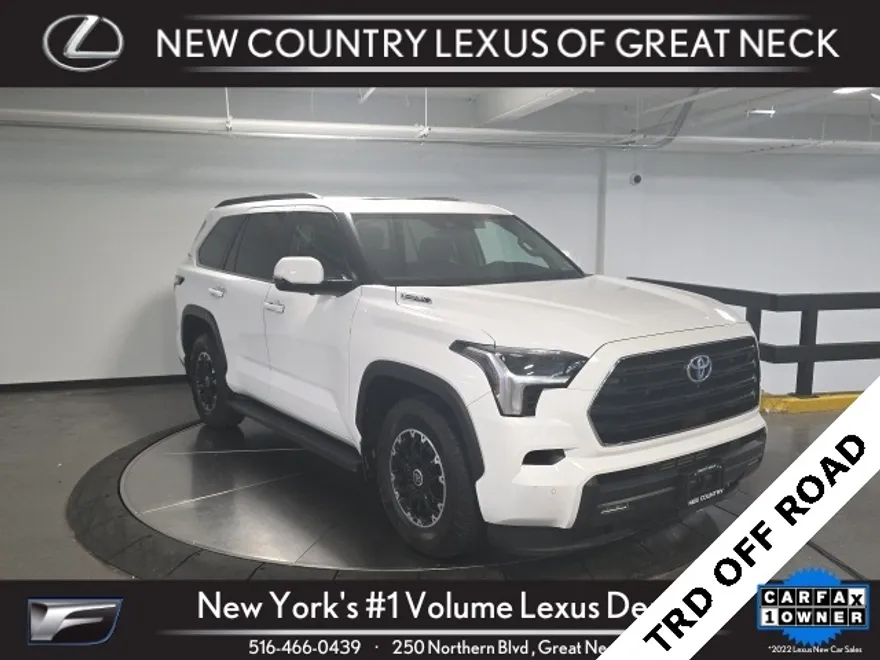 2024 Toyota Sequoia SR5 photo 1