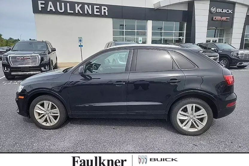 2017 Audi Q3 Premium photo 1