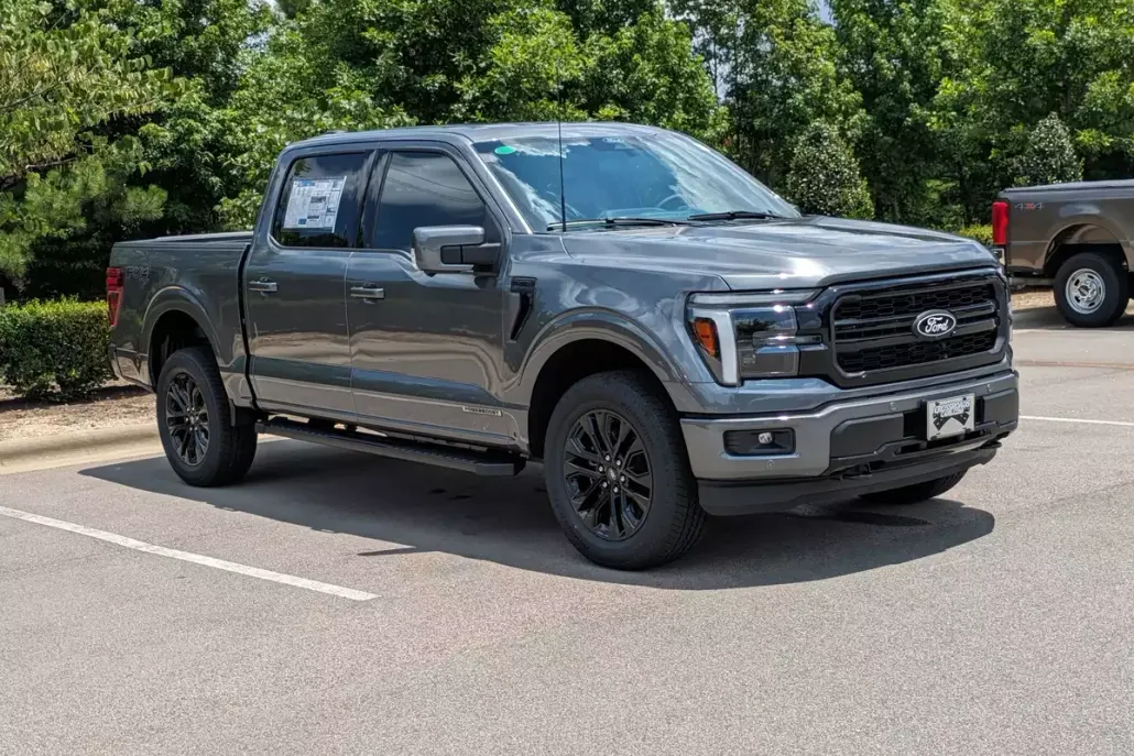 2025 Ford F-150 Lariat photo 1