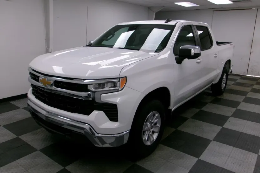 2022 Chevrolet Silverado 1500 LT photo 1