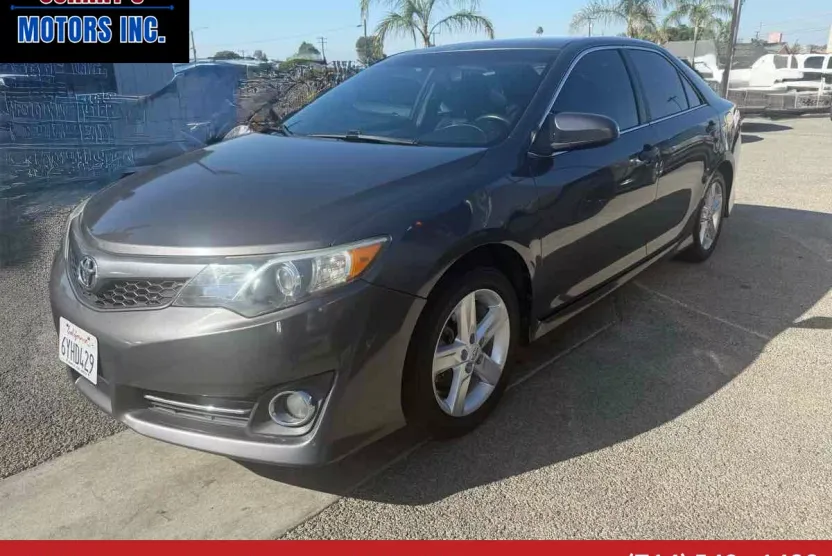 2012 Toyota Camry L photo 1