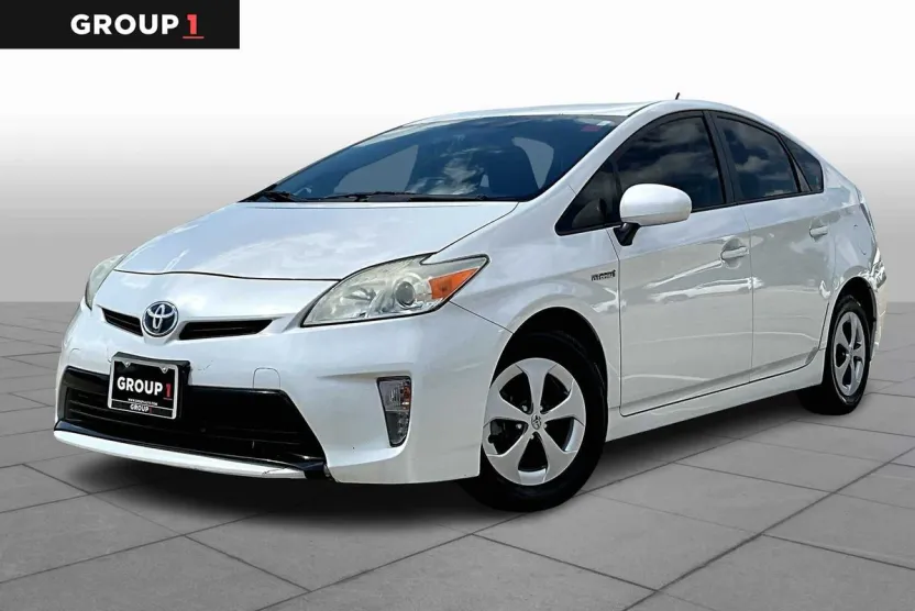 2014 Toyota Prius Two photo 1