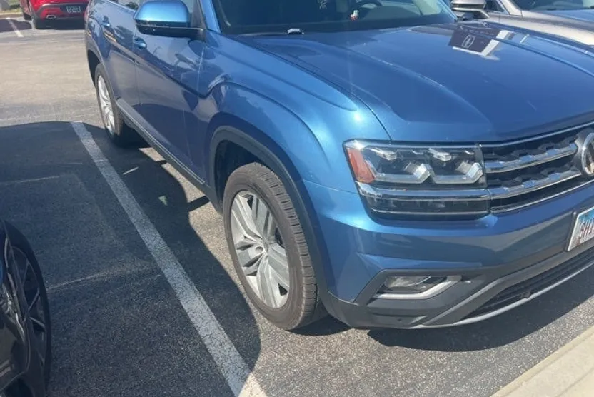 2019 Volkswagen Atlas SEL photo 1