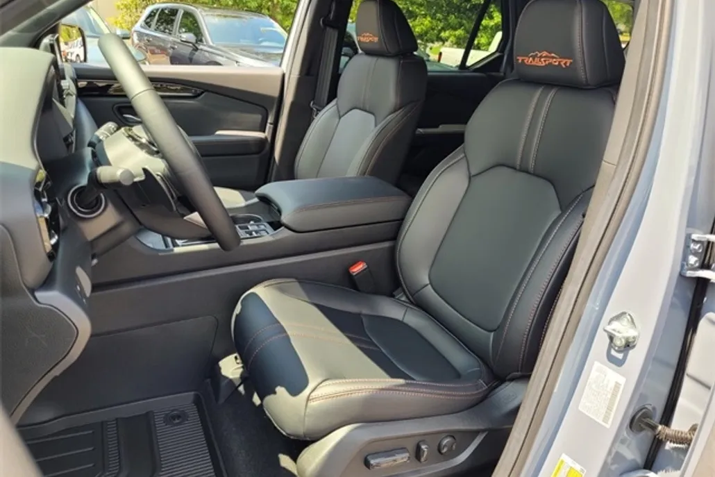 2025 Honda Pilot TrailSport photo 1