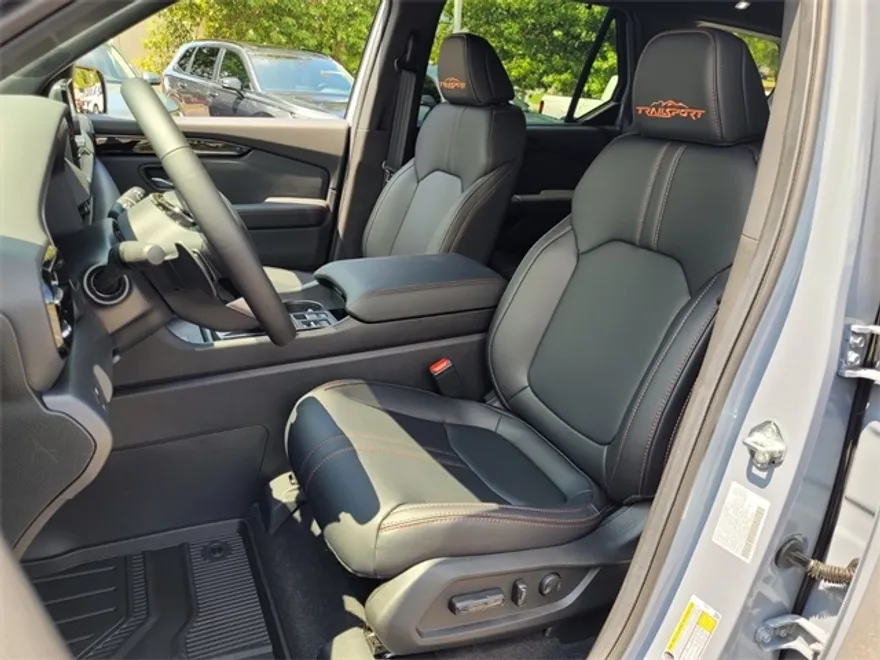 2025 Honda Pilot TrailSport photo 1