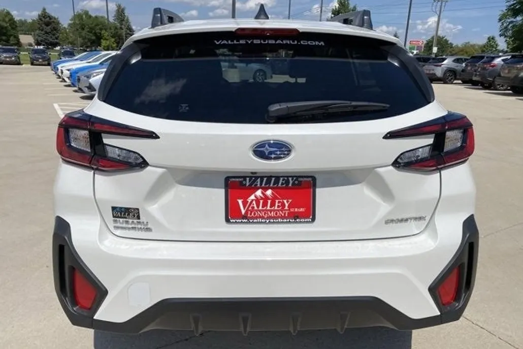 2025 Subaru Crosstrek Premium photo 1
