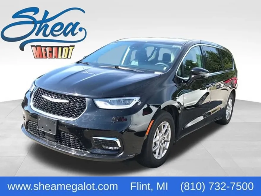2024 Chrysler Pacifica Touring L photo 1