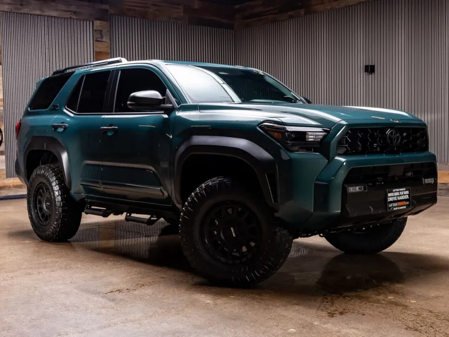 2025 Toyota 4Runner TRD Off-Road Premium photo 1