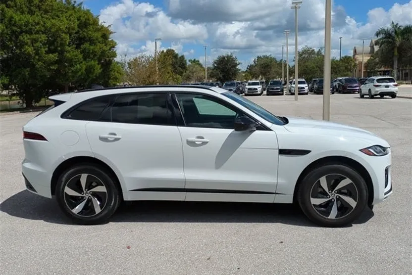 2024 Jaguar F-PACE P250 R-Dynamic S photo 1