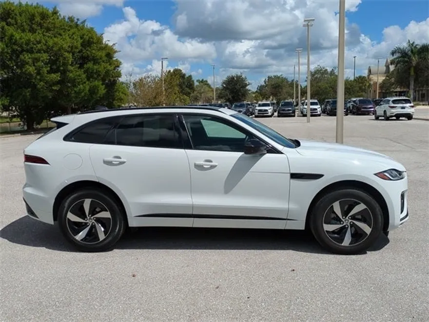 2024 Jaguar F-PACE P250 R-Dynamic S photo 1