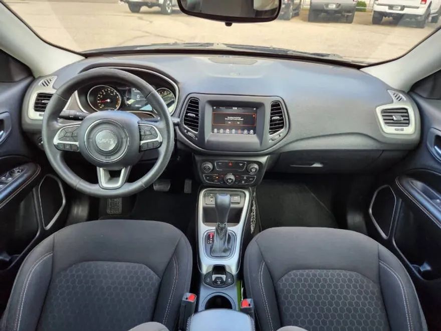 2021 Jeep Compass Sport photo 1