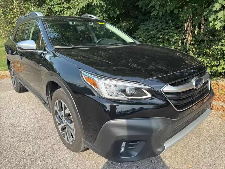 2022 Subaru Outback Touring XT photo 1