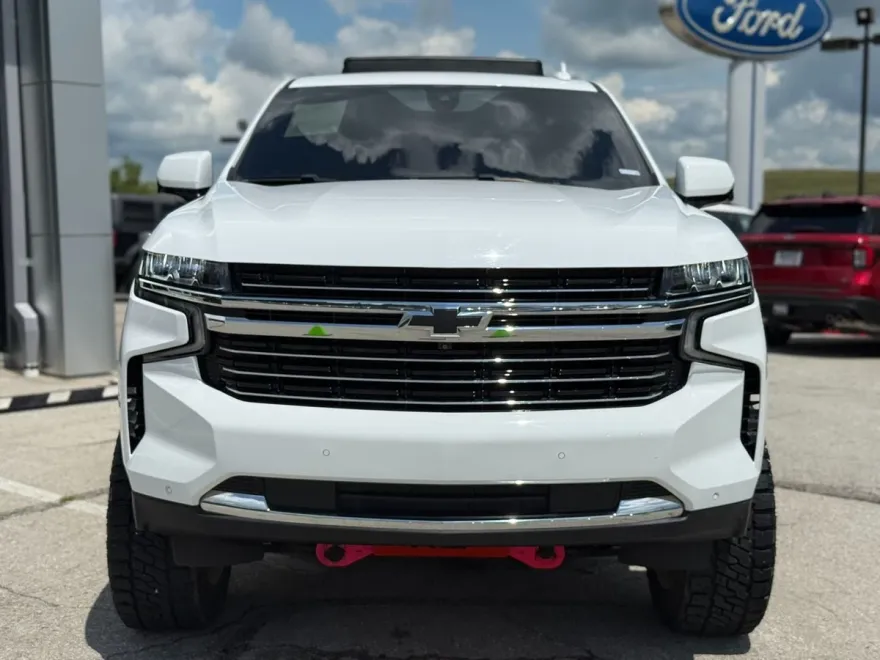 2022 Chevrolet Tahoe LT photo 1