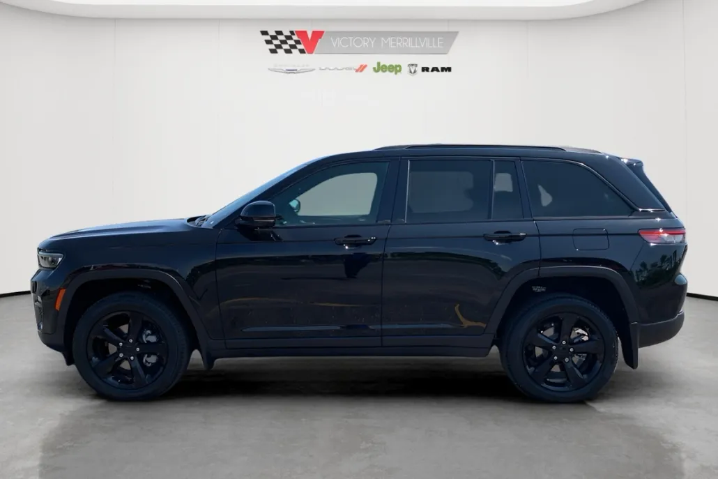 2025 Jeep Grand Cherokee Limited photo 1