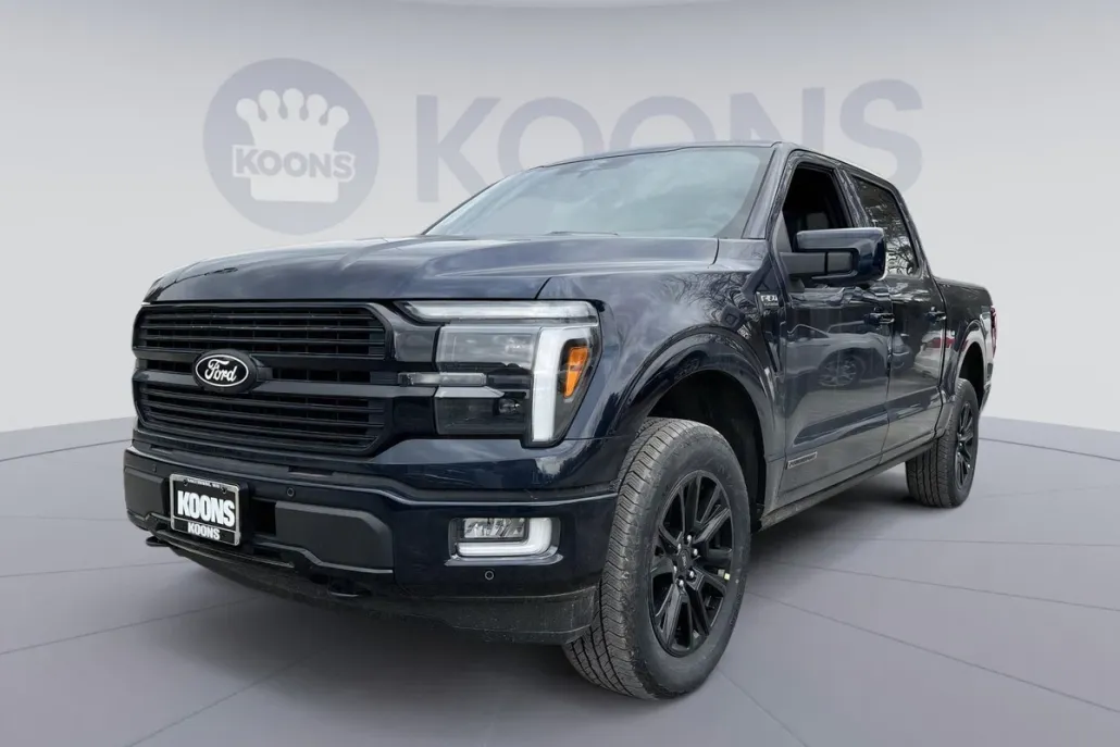 2025 Ford F-150 Platinum photo 1