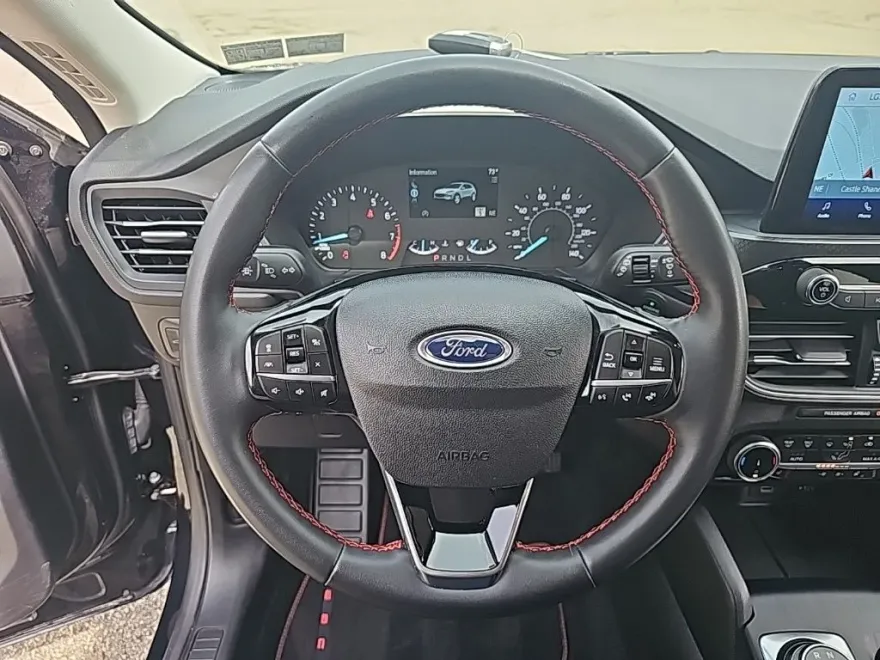 2022 Ford Escape SEL photo 21