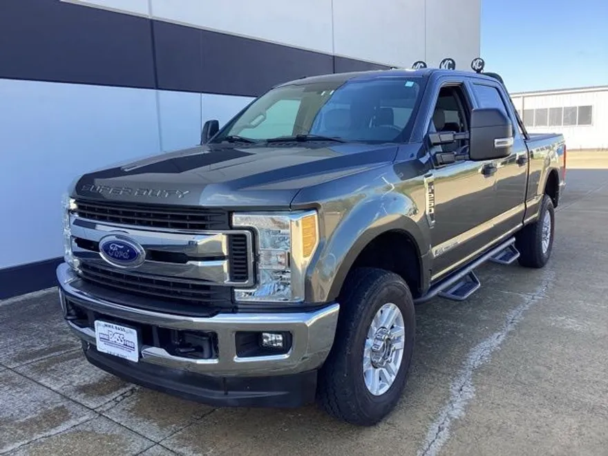 2017 Ford F-250 photo 1