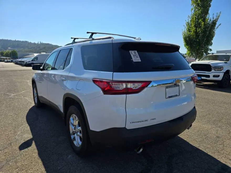 2021 Chevrolet Traverse Cloth 1LT photo 1