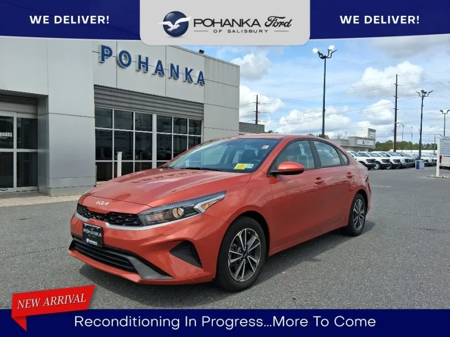 2023 Kia Forte LXS photo 1