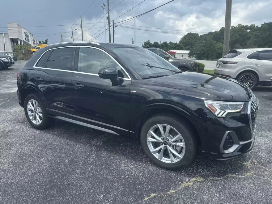 2024 Audi Q3 S line Premium photo 1