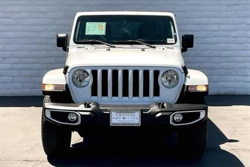 2023 Jeep Wrangler Sahara photo 2