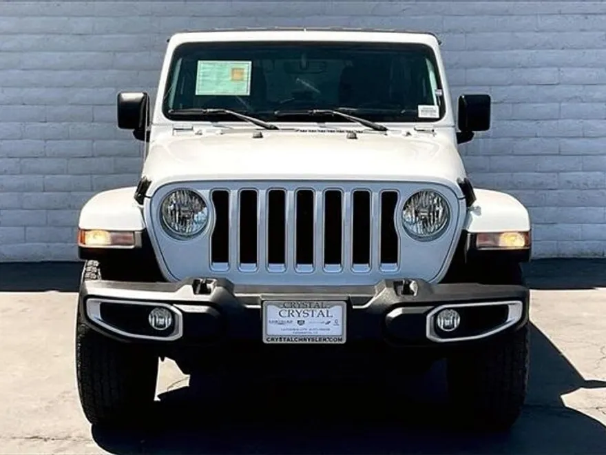 2023 Jeep Wrangler Sahara photo 2
