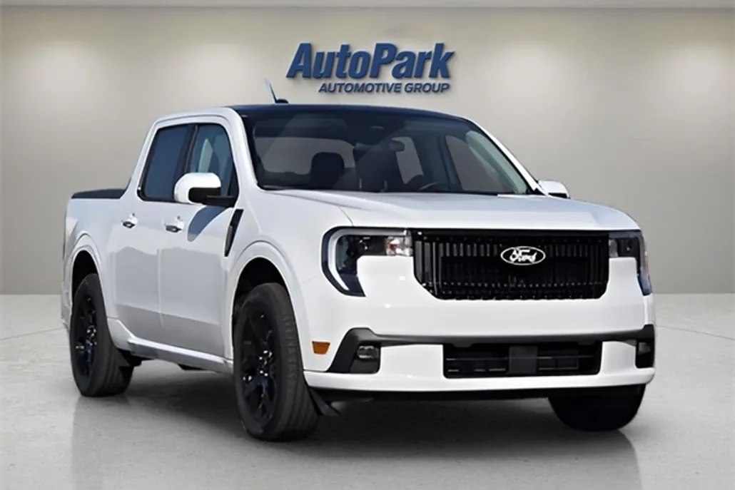 2025 Ford Maverick photo 1