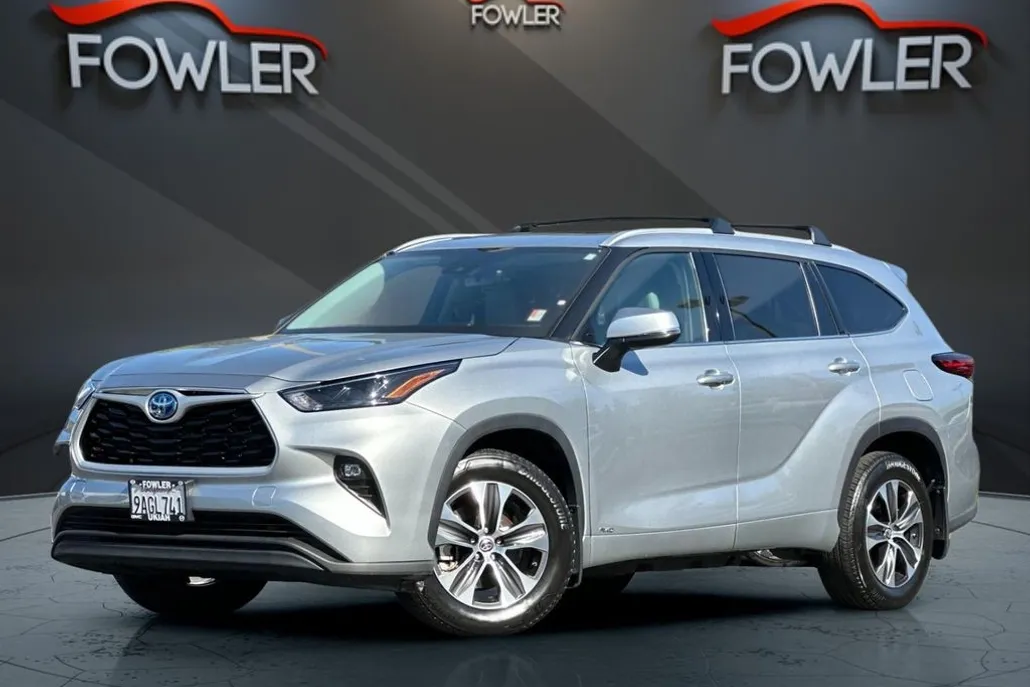 2022 Toyota Highlander Hybrid XLE photo 1
