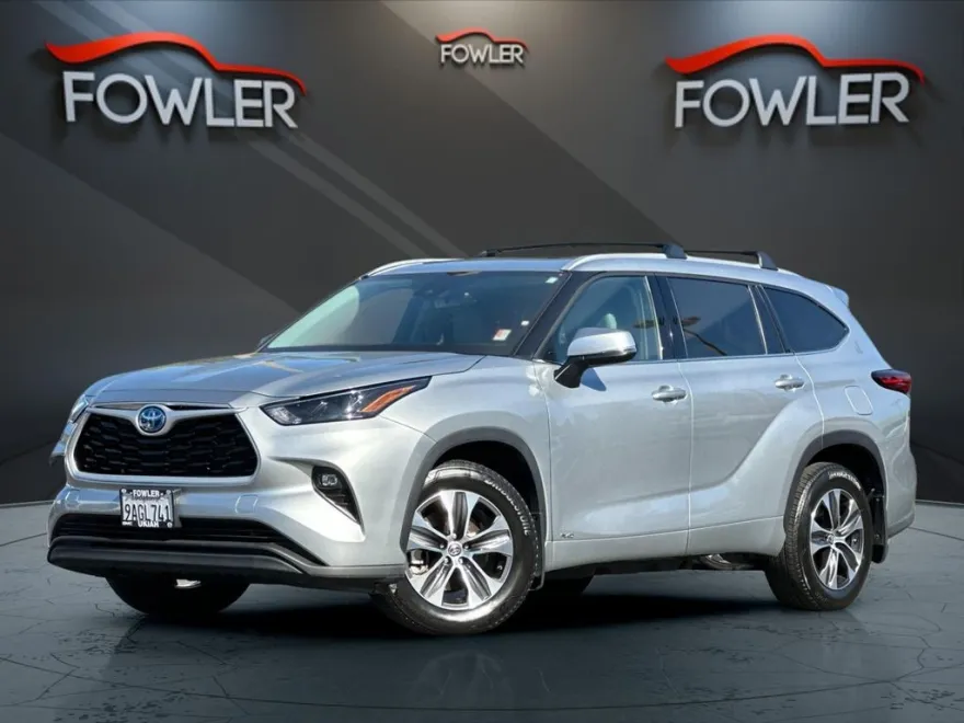 2022 Toyota Highlander Hybrid XLE photo 1