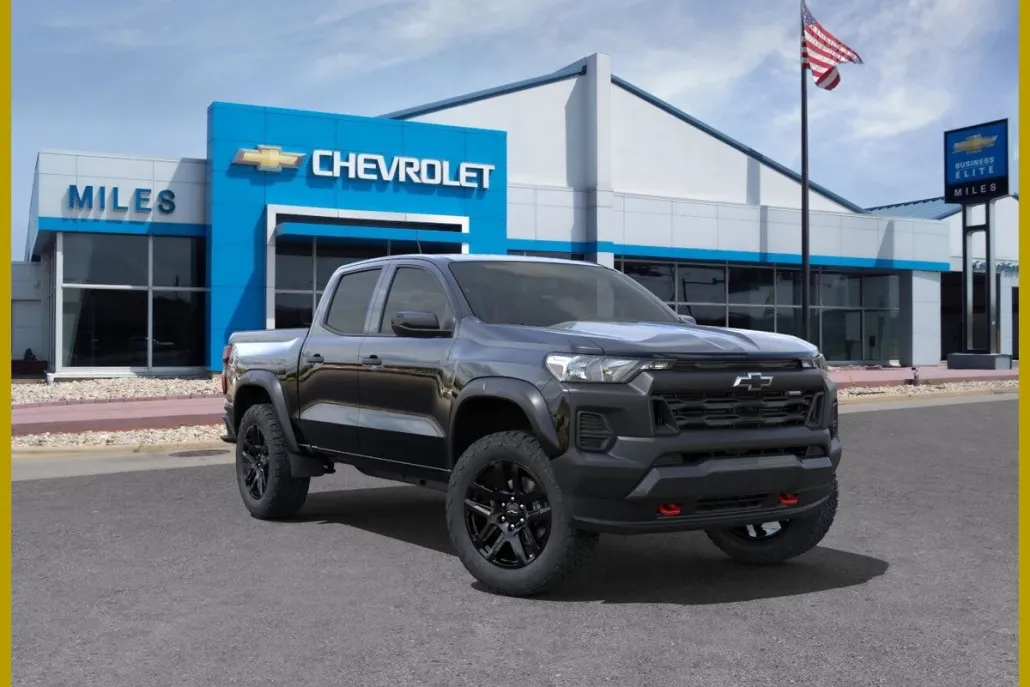 2025 Chevrolet Colorado Trail Boss photo 1