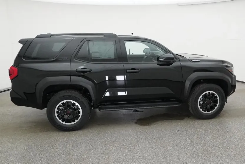 2025 Toyota 4Runner Off-Road 4WD TRD photo 1